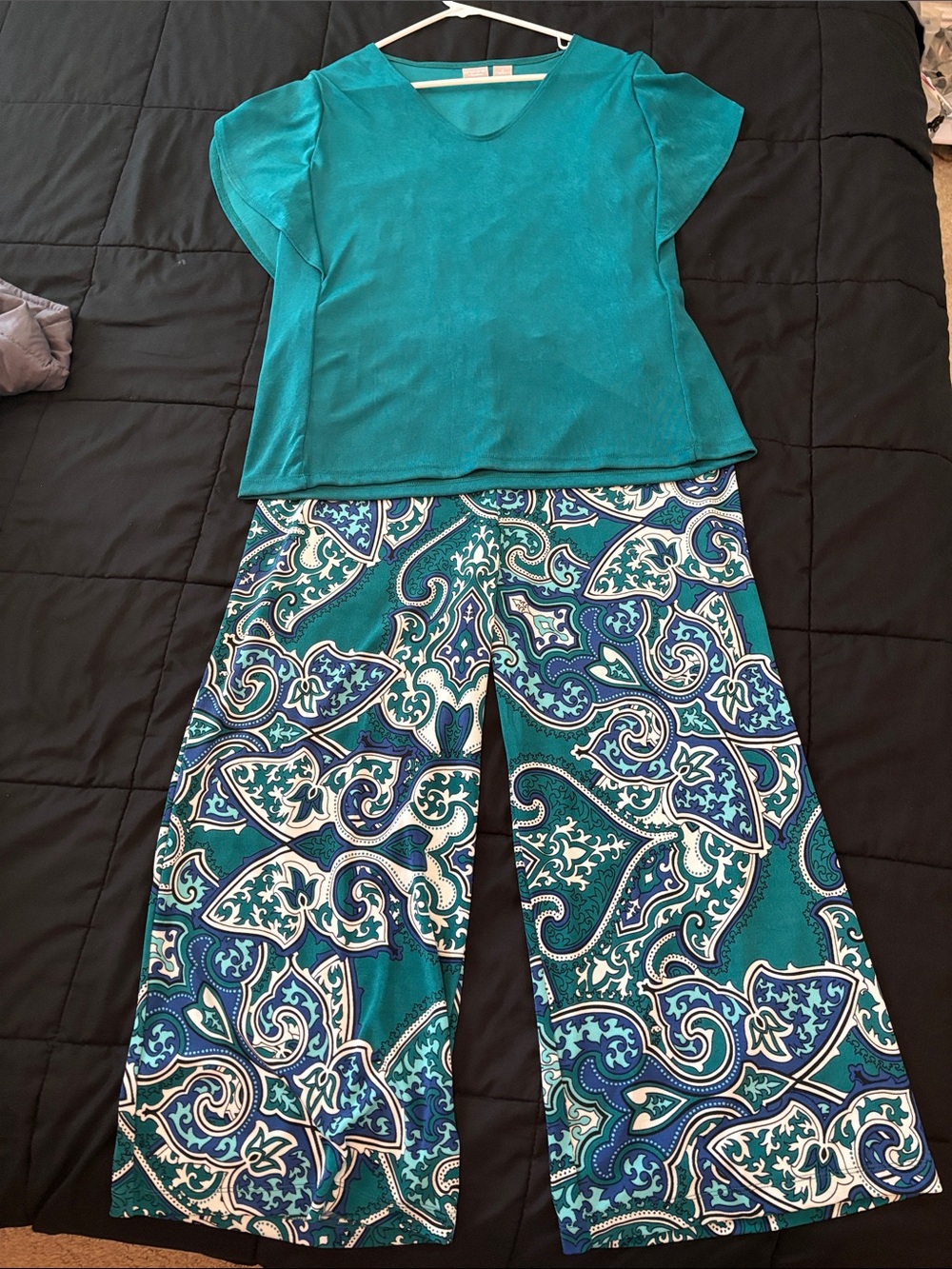 Travelers by Chicos Paisley flowy outfit size 2 (large)